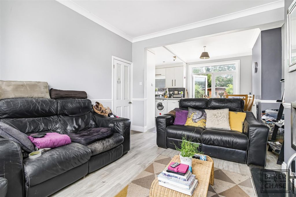 Property photo 2 of 19 Lounge/Kitchen (Open-Plan)