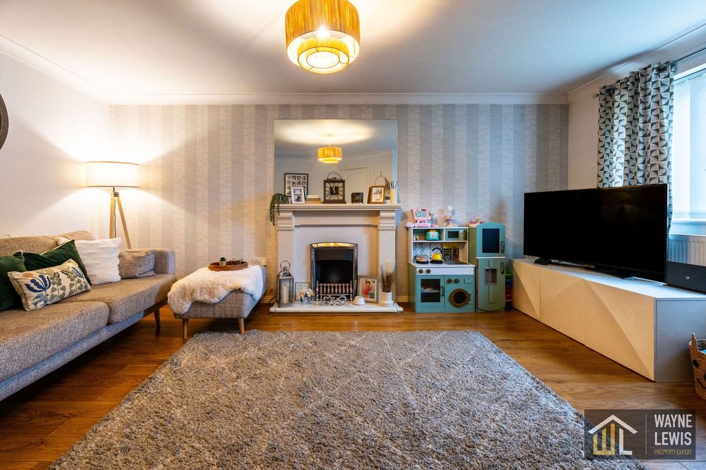 Property photo 3 of 34