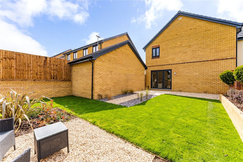 Property photo 2 of 22 Picture No. 06