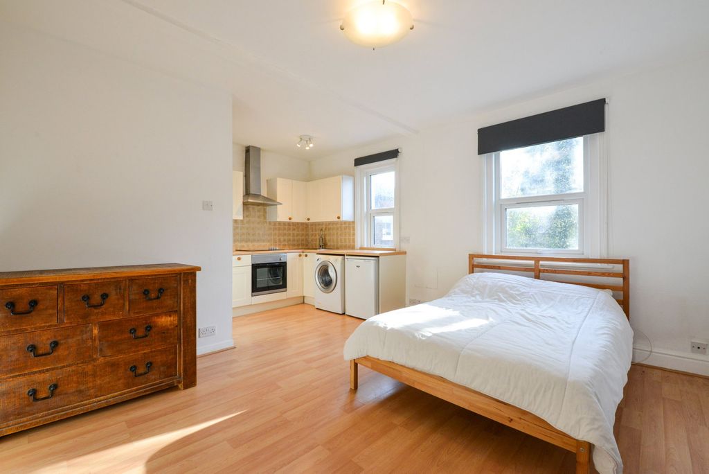 Property photo 2 of 7