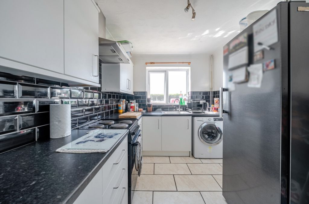 Property photo 3 of 21 15-6A7065F03d343-1499739-19Fc705E92B01-16-15