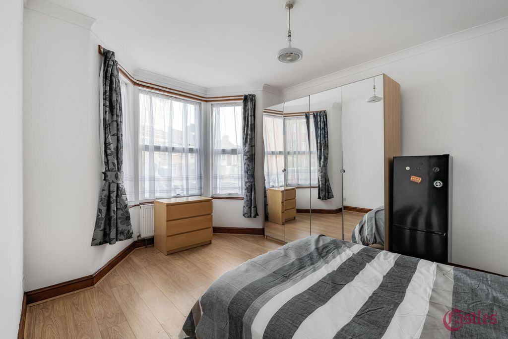 Property photo 3 of 39 Bedroom