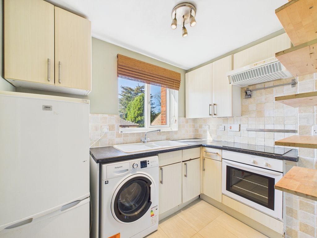 Property photo 2 of 6 Cam02136G0-Pr0356-Still005