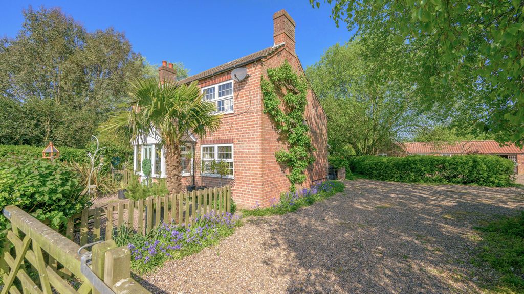 Property photo 2 of 82