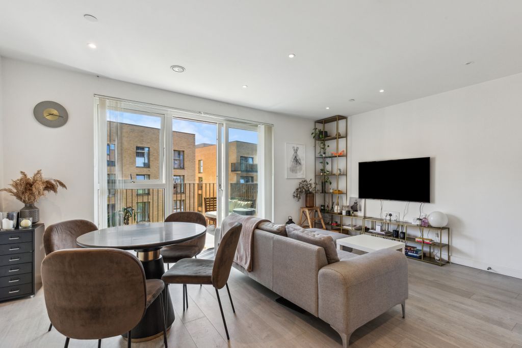Property photo 1 of 7 7