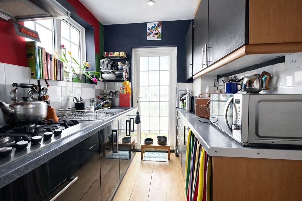 Property photo 3 of 16 Picture 3