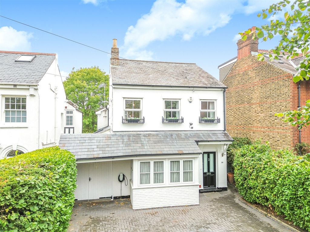 Property photo 1 of 40 Picture No. 05