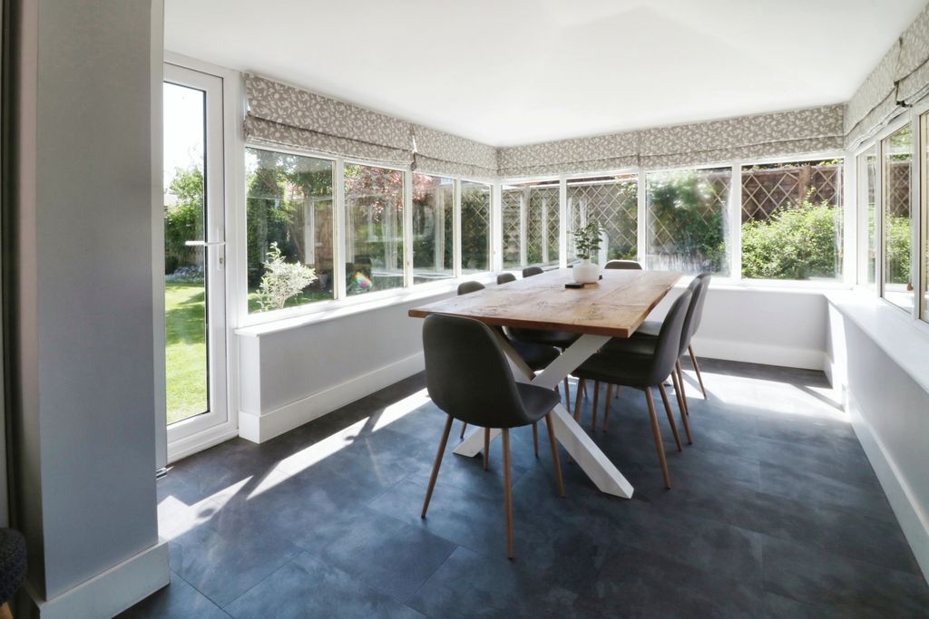 Property photo 3 of 20 Dining Room