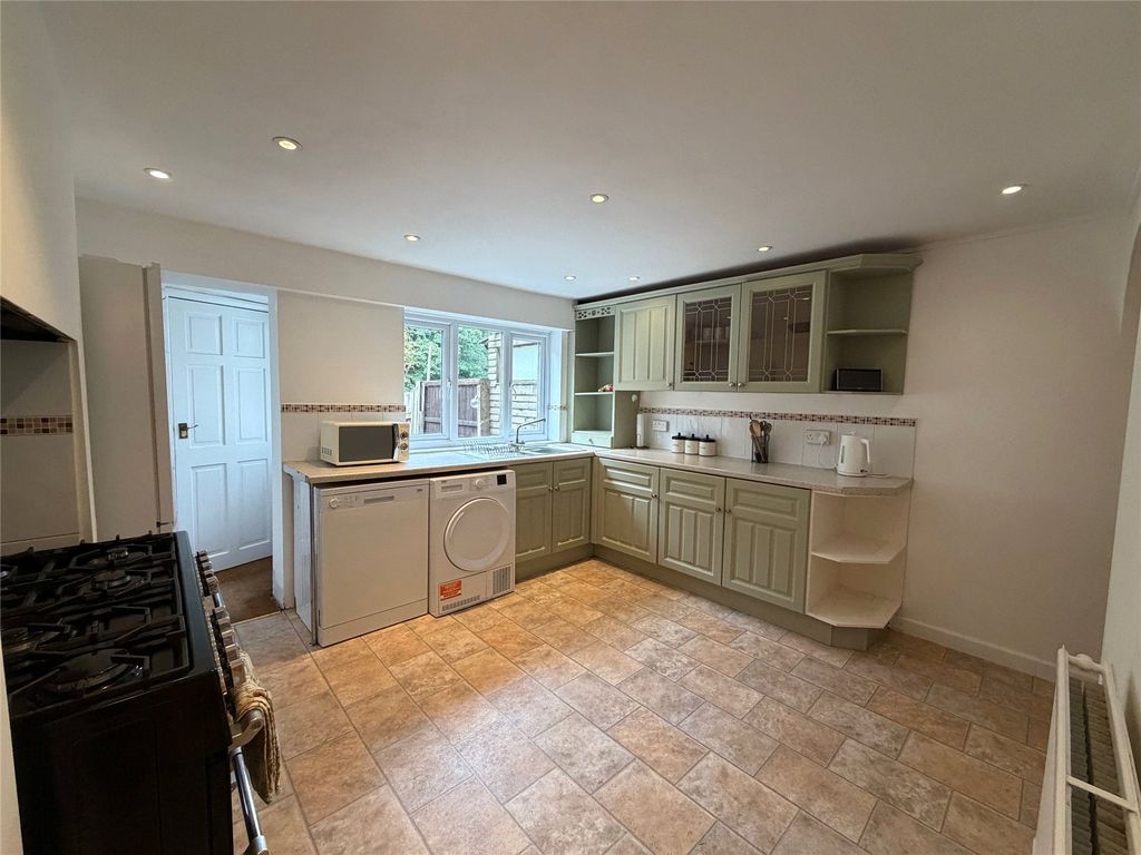 Property photo 3 of 22 Picture No. 21