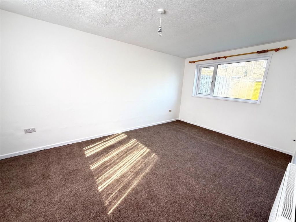 Property photo 3 of 11 Living Room.Jpg