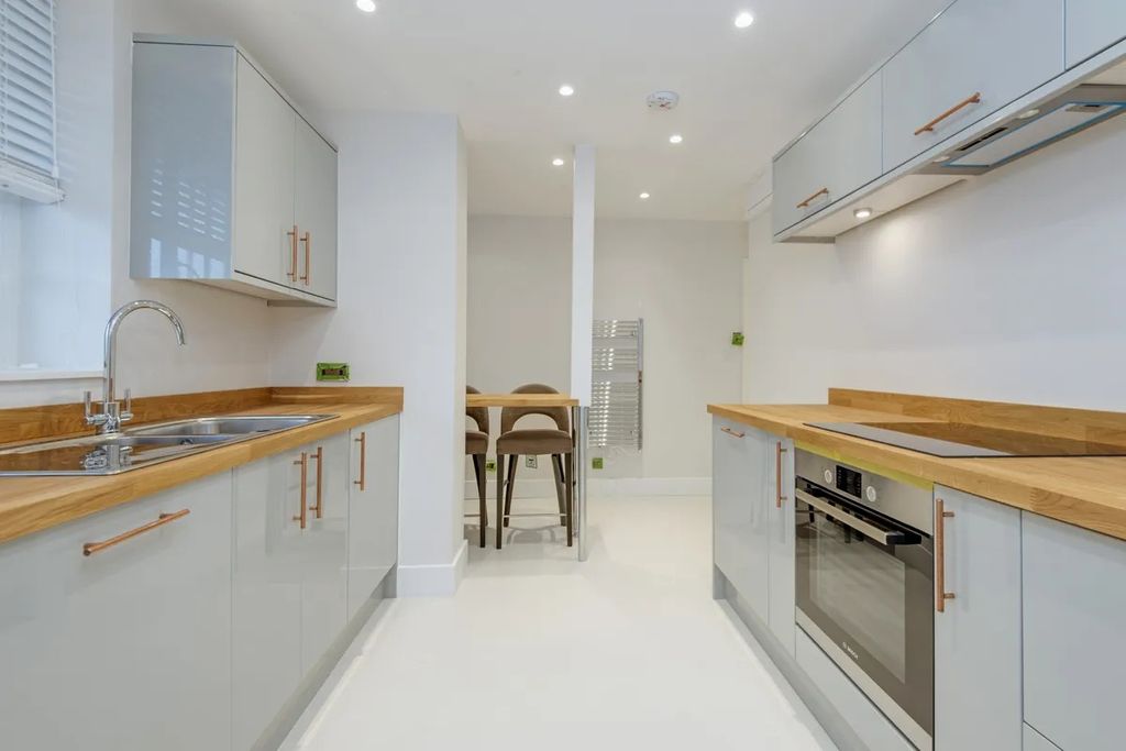 Property photo 2 of 18 Photo 2