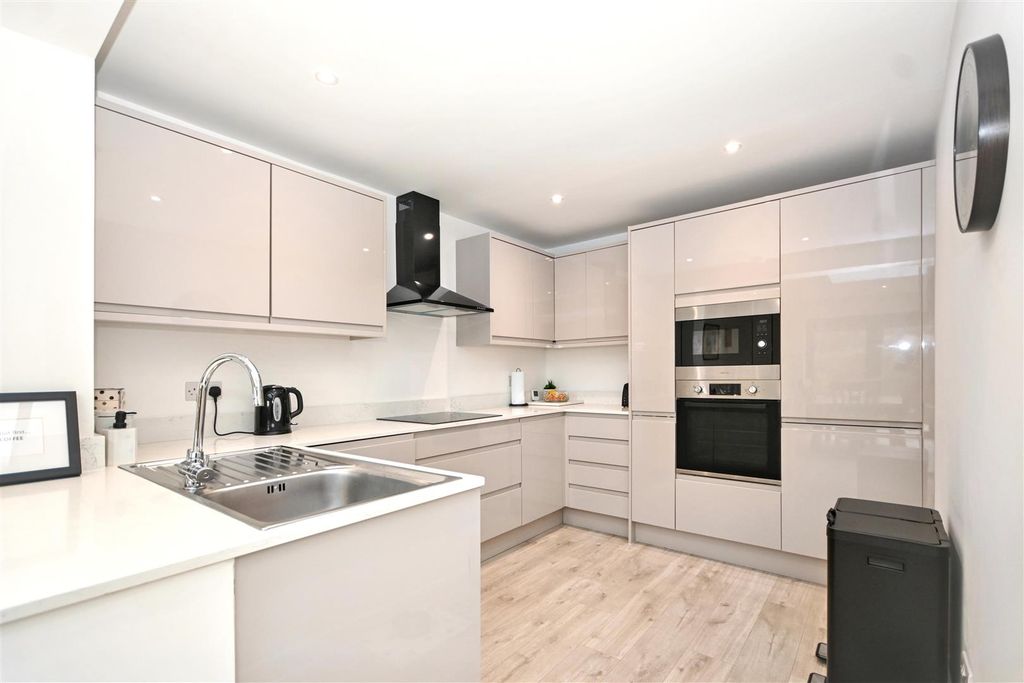 Additional image 9 of 6 bed detached house for saleWallsend Road, Pevensey BN24