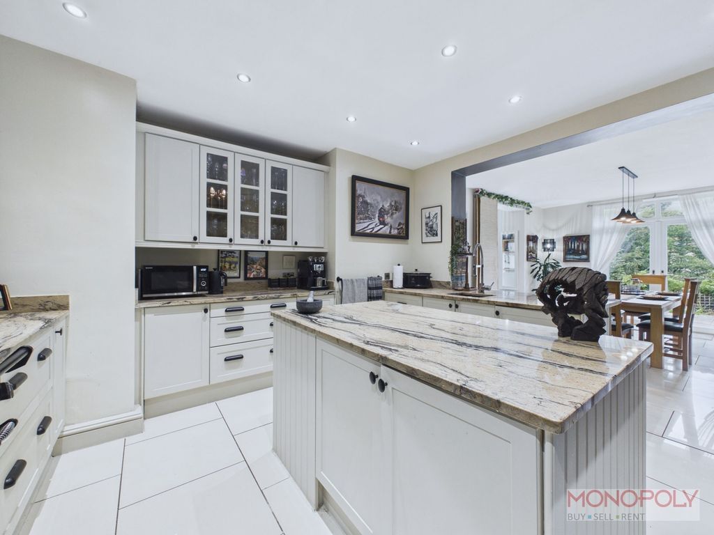 Property photo 3 of 52