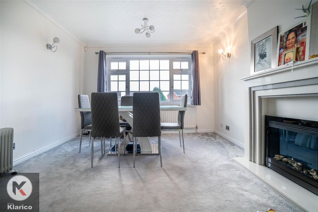 Property photo 3 of 15 Paddock Drive-6.Jpg