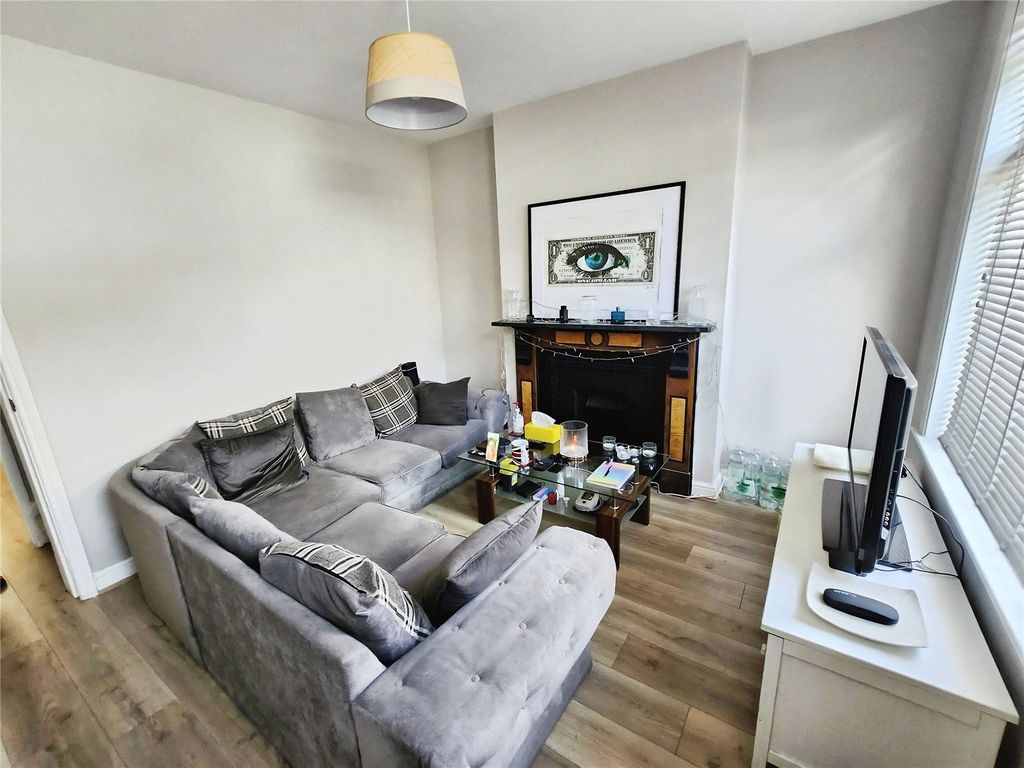 Property photo 2 of 9 Lounge