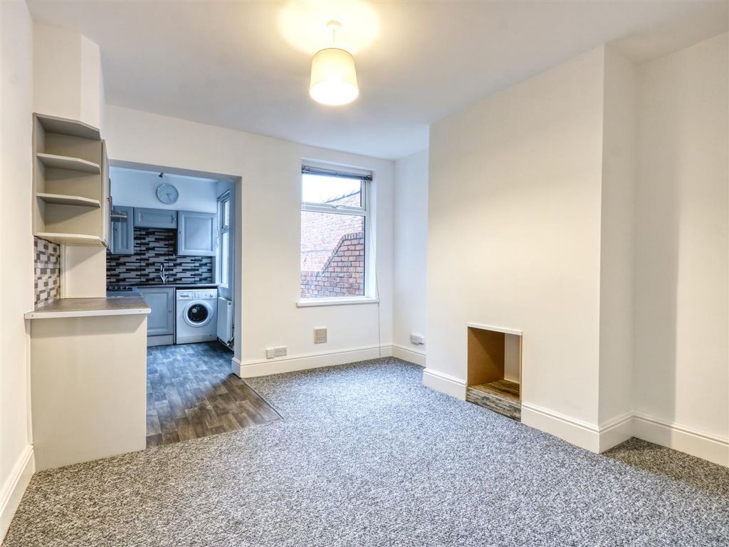 Property photo 2 of 10 Dining Room