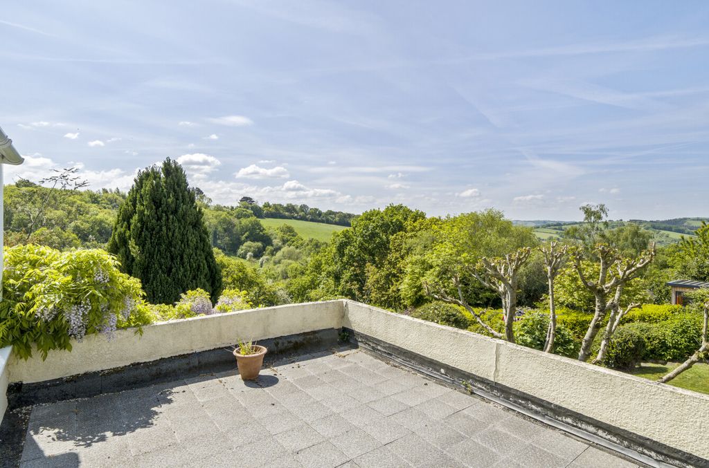 Property photo 2 of 20 Sun Terrace