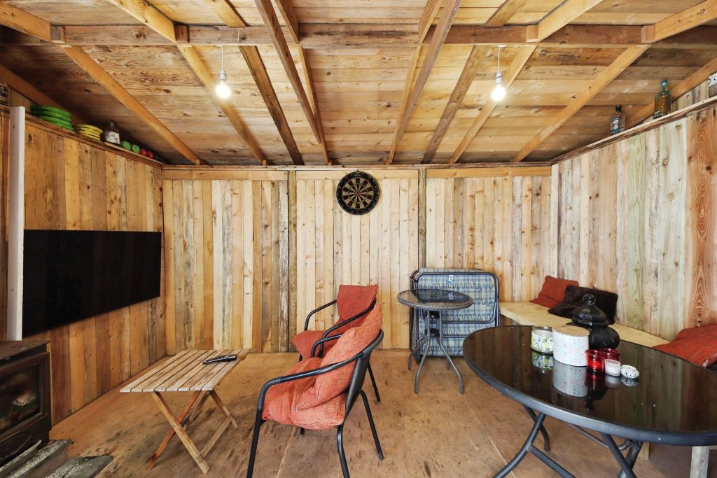 Property photo 3 of 17