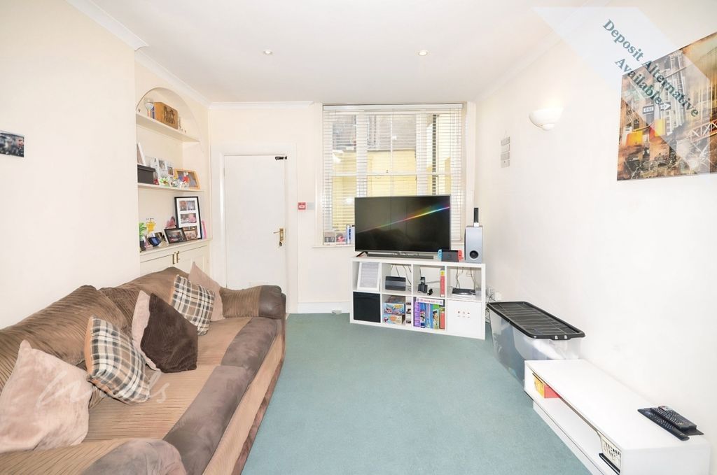 Property photo 3 of 6 Castle Hill Lounge