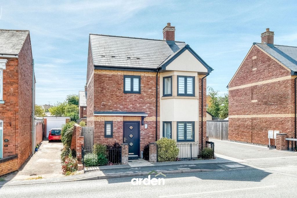 Property photo 1 of 17