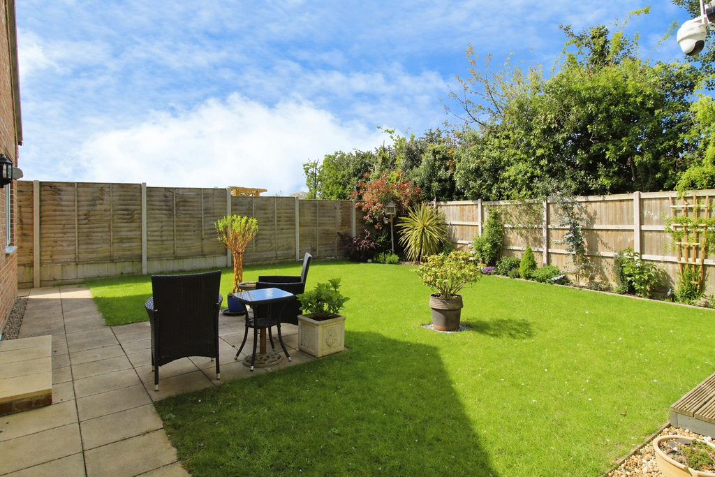 Property photo 3 of 18 Garden