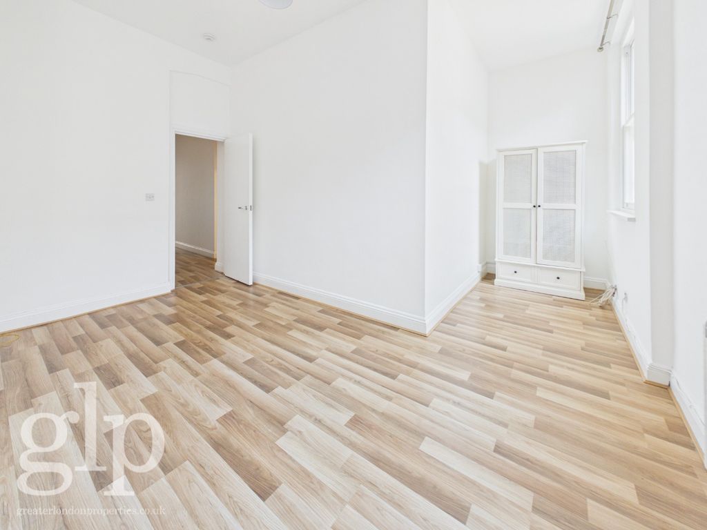 Property photo 2 of 25 2376735