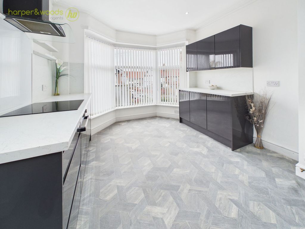 Property photo 2 of 25