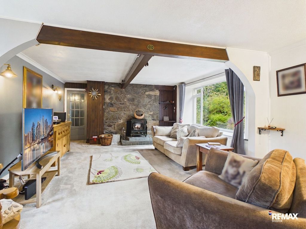 Property photo 2 of 53