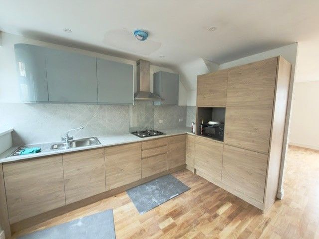 Property photo 3 of 7 Kitchen