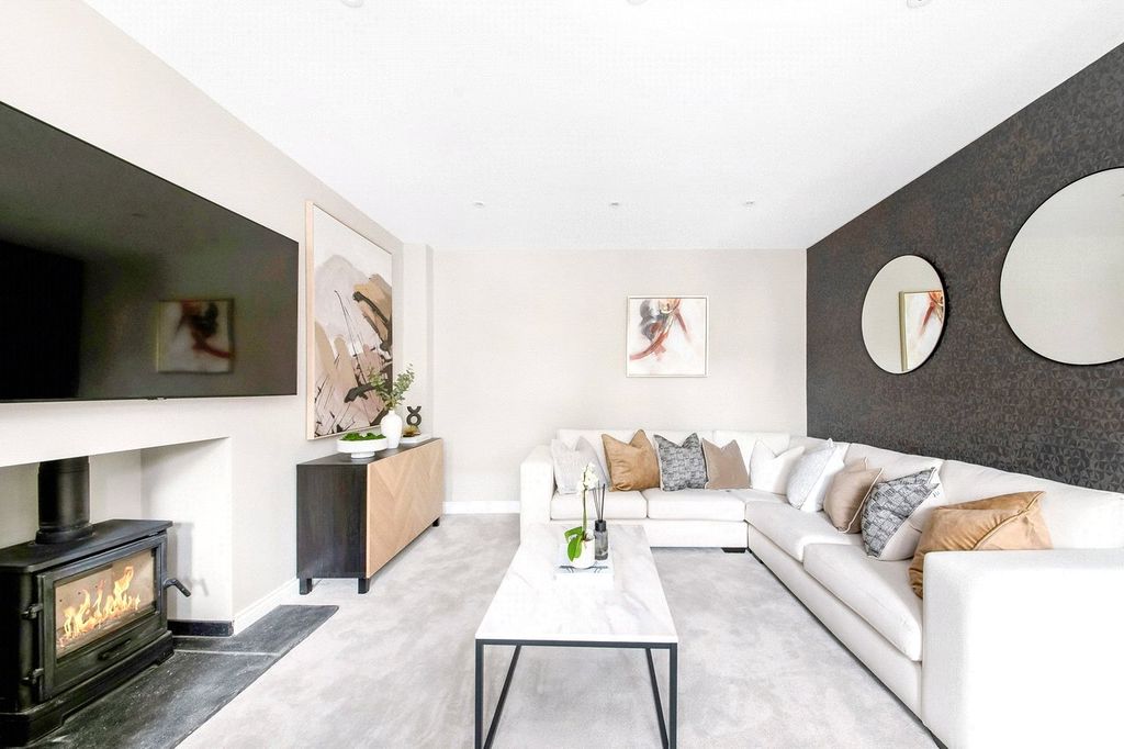 Property photo 2 of 14 Living Room