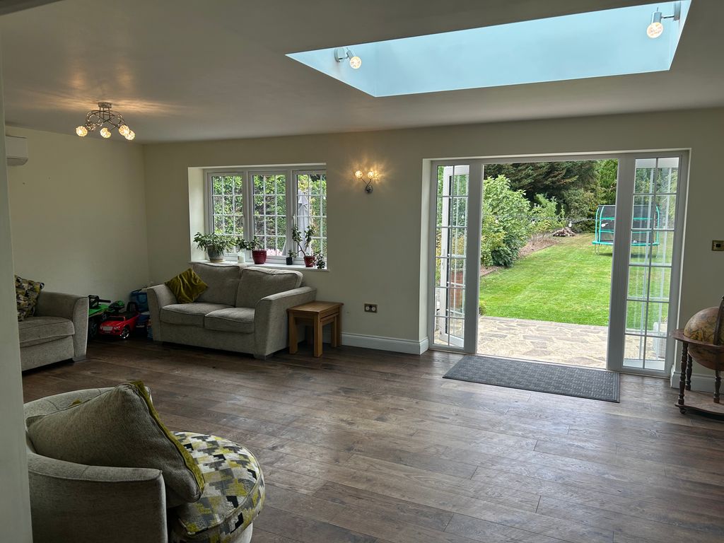 Property photo 2 of 26
