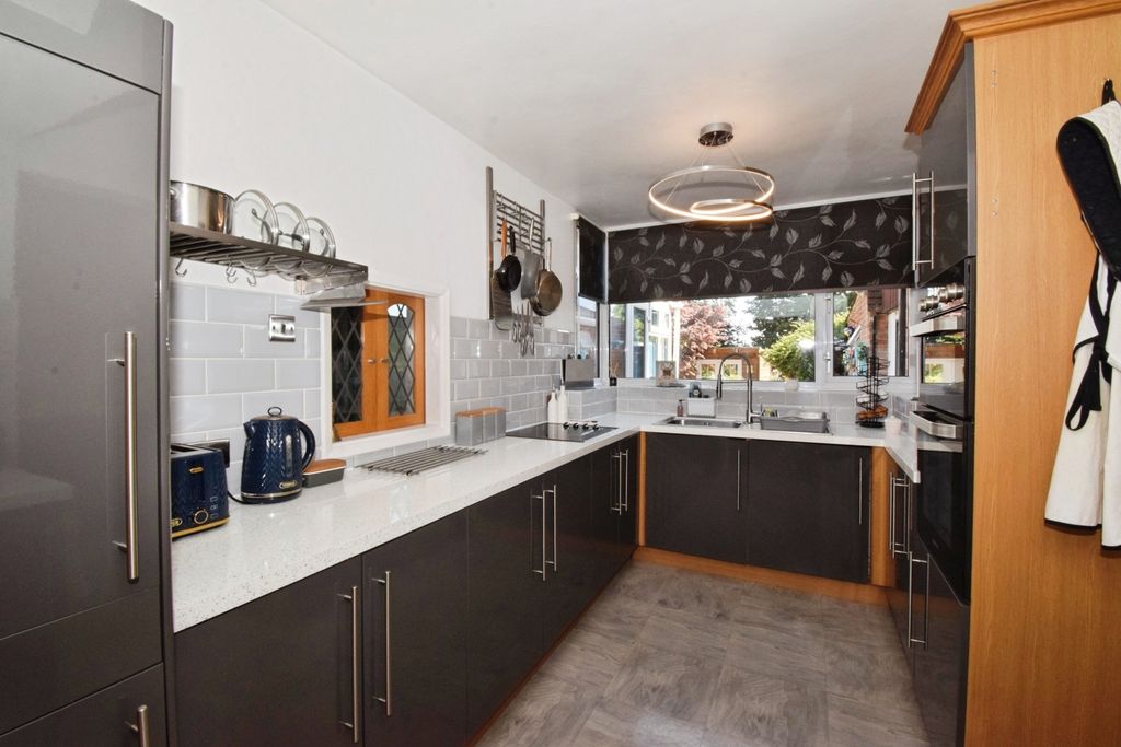 Property photo 3 of 29 Pbox-Img.Jpg