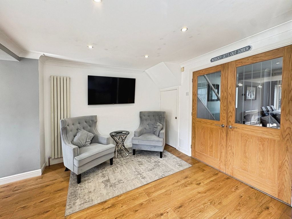 Property photo 3 of 19 Picture No. 30