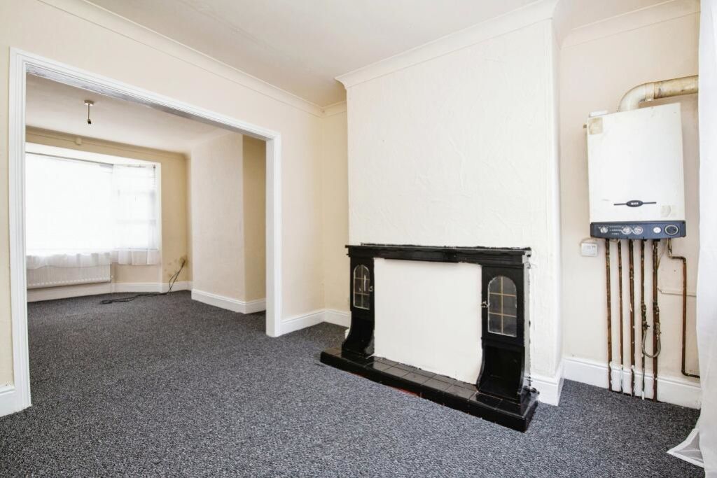 Property photo 2 of 12 77046_410761_Img_04_0000