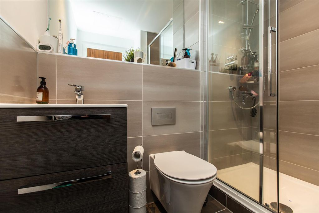 Property photo 2 of 22 Approach