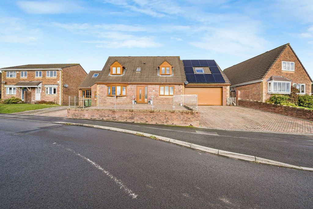 Property photo 2 of 43