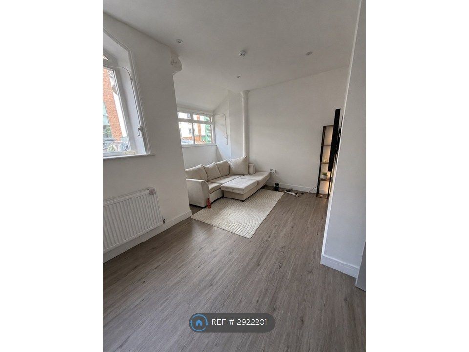 Property photo 2 of 8 Living Room