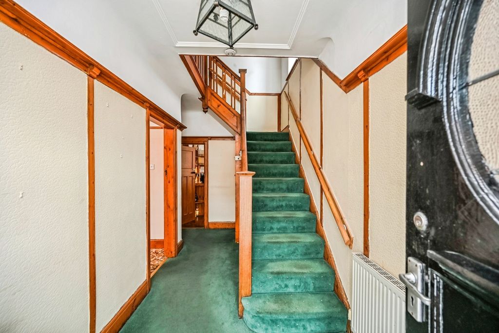 Property photo 2 of 17 Photo