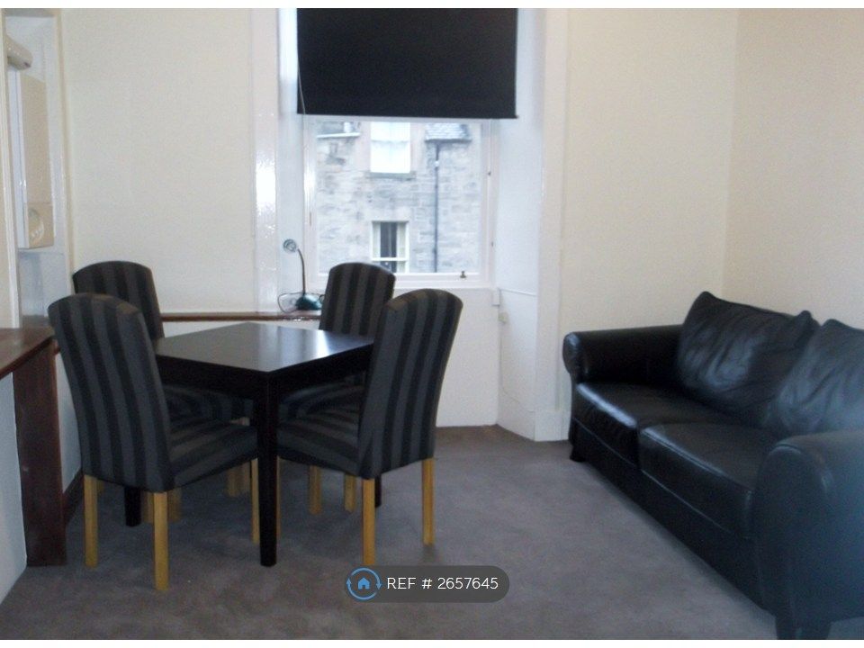 Property photo 1 of 9 Lounge