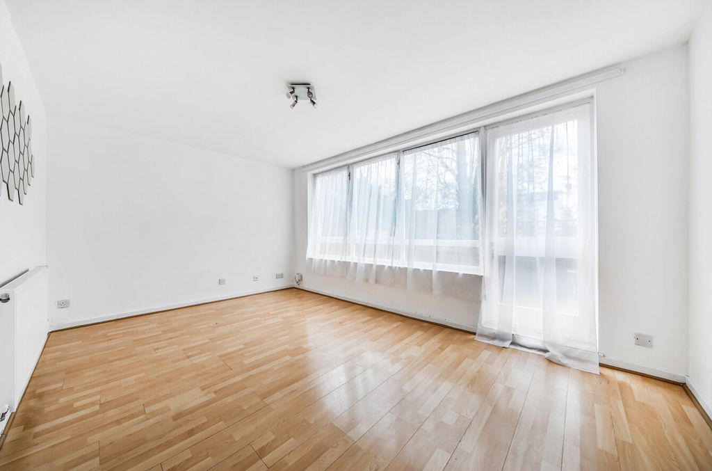 Property photo 2 of 13 1386535-10-692d90...