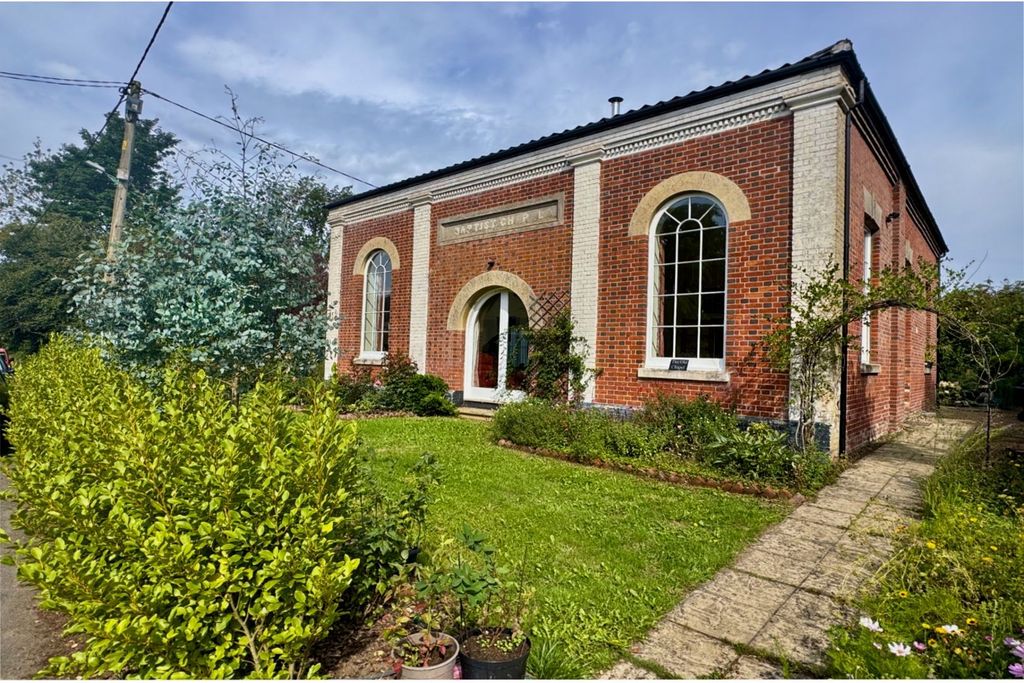 Property photo 3 of 32 Entrance