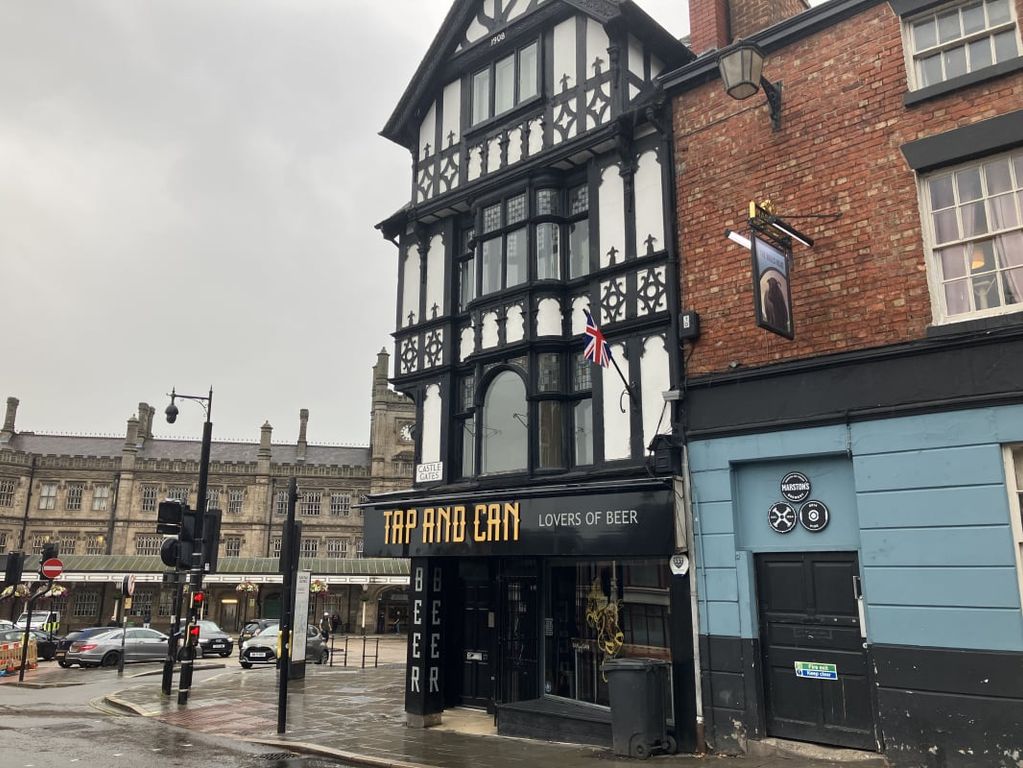 Property photo 1 of 9