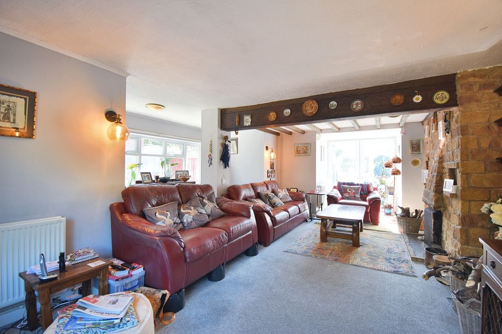 Property photo 2 of 31