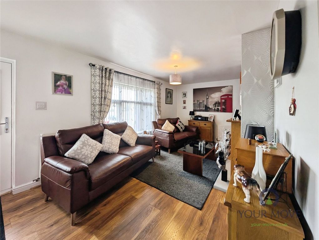 Property photo 2 of 12 Lounge