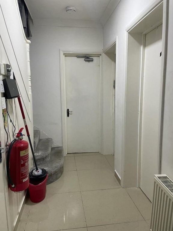 Property photo 2 of 9 Gallery