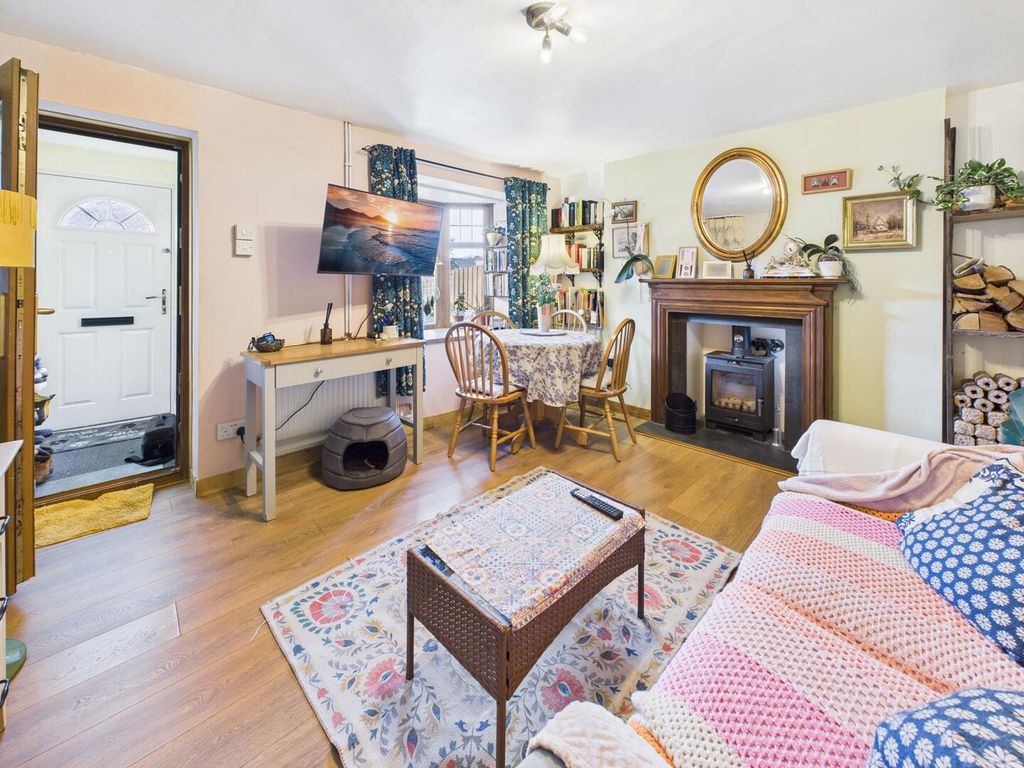 Property photo 3 of 14 Living Room