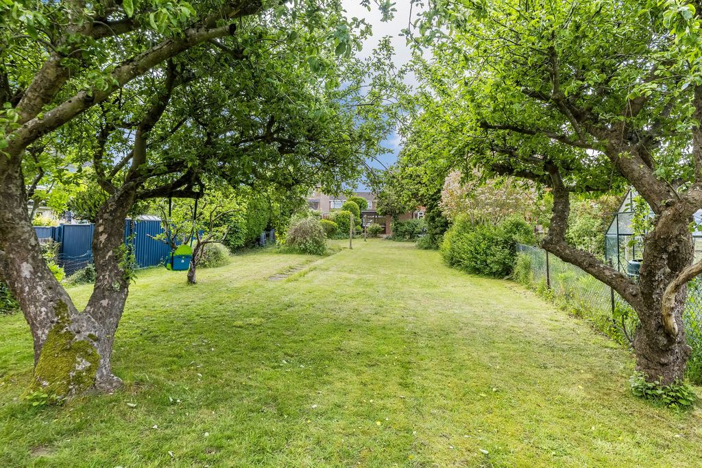 Property photo 2 of 21