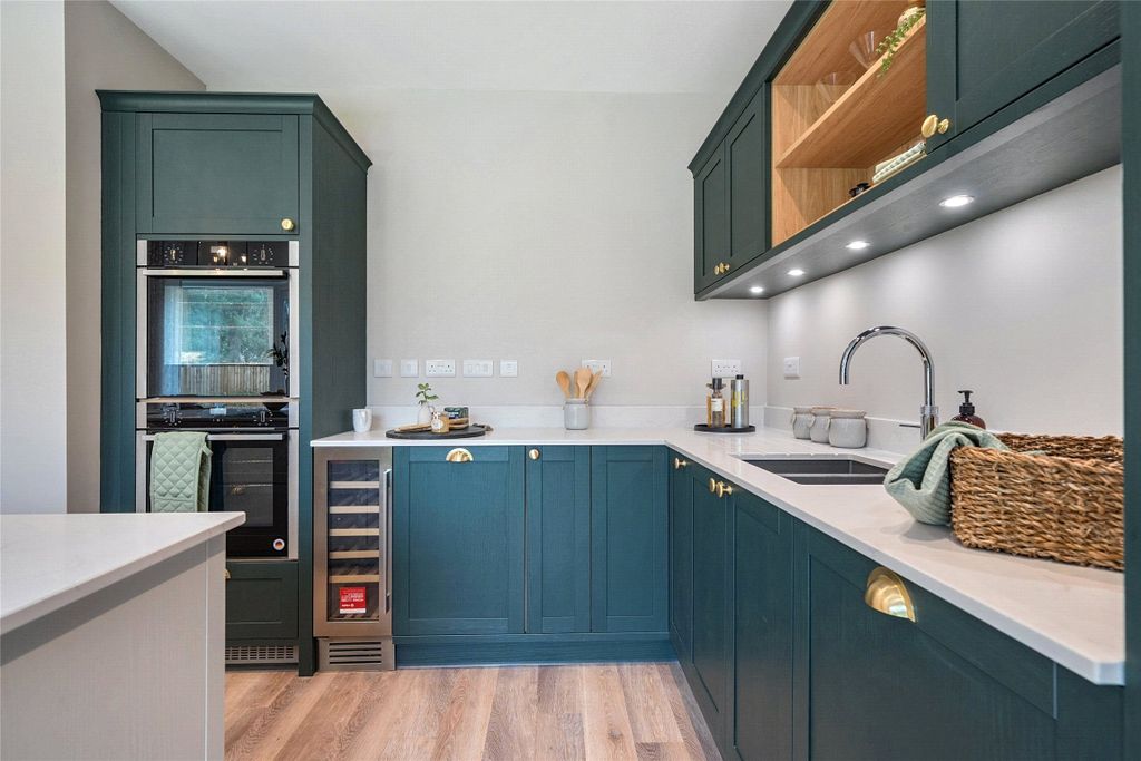 Property photo 2 of 13 Hare'e Leap