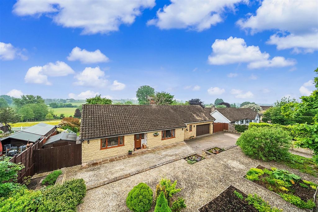 Property photo 3 of 27 6-6821A4A6B5260-1290943-Arw-6-1.Jpg