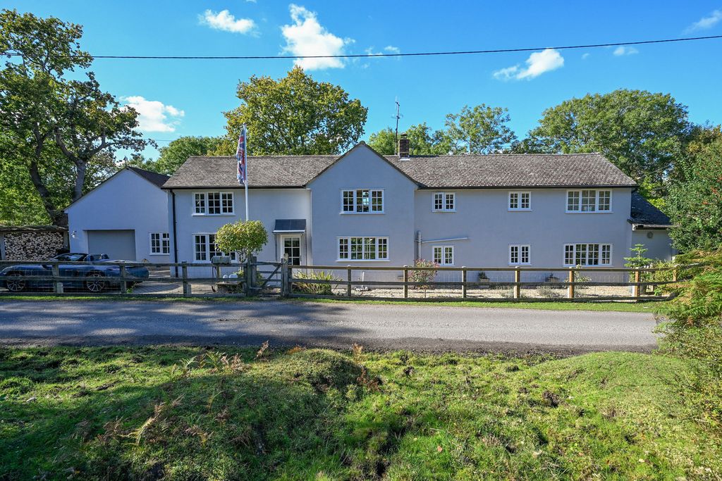 Property photo 2 of 24